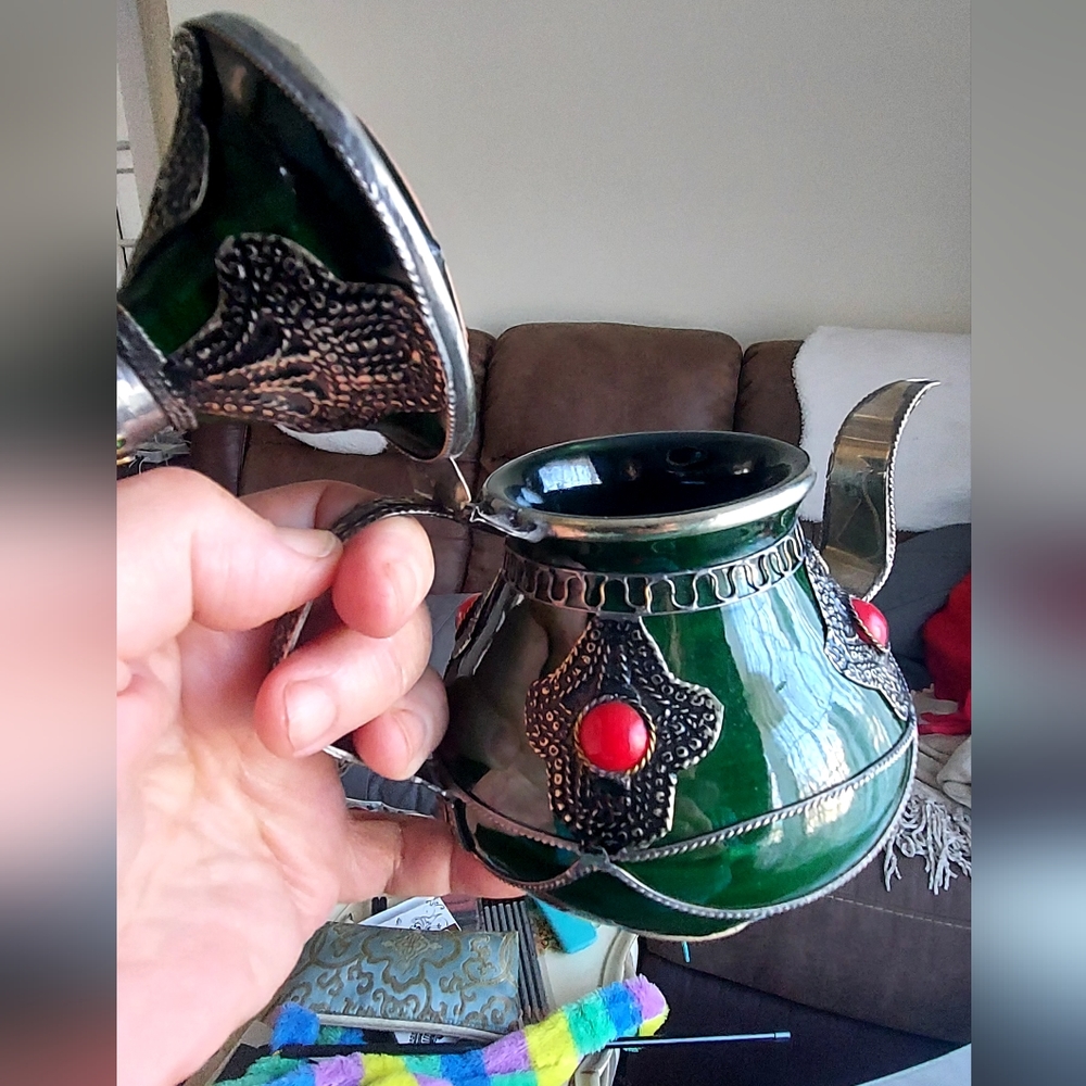 Traditional vintage ceramic and silver metal filigree Moroccan tea/coffe pot. - Picture 9 of 12